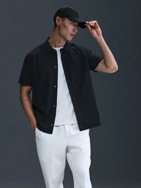 Nike 24.7 PerfectStretch Dri-FIT Short Sleeve Snap-Down Top in Black L